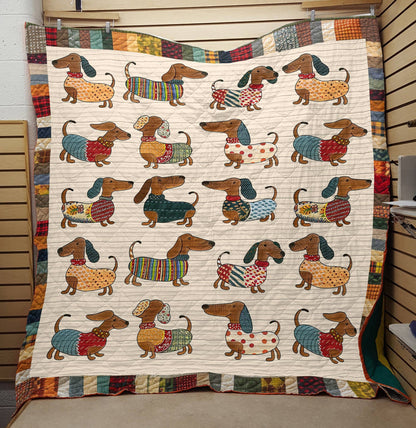 Shineful Flat Print Faux Quilt Blanket Dachshunds Fashion