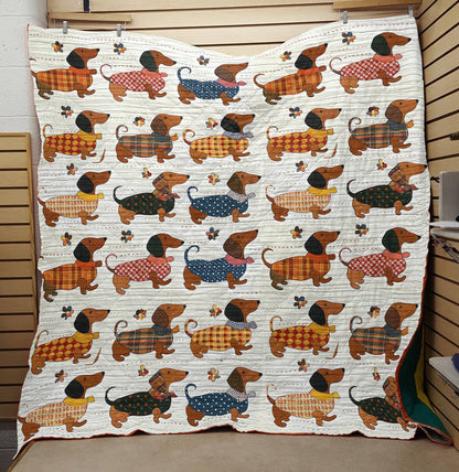 Shineful Flat Print Faux Quilt Blanket Affectionate Dachshunds