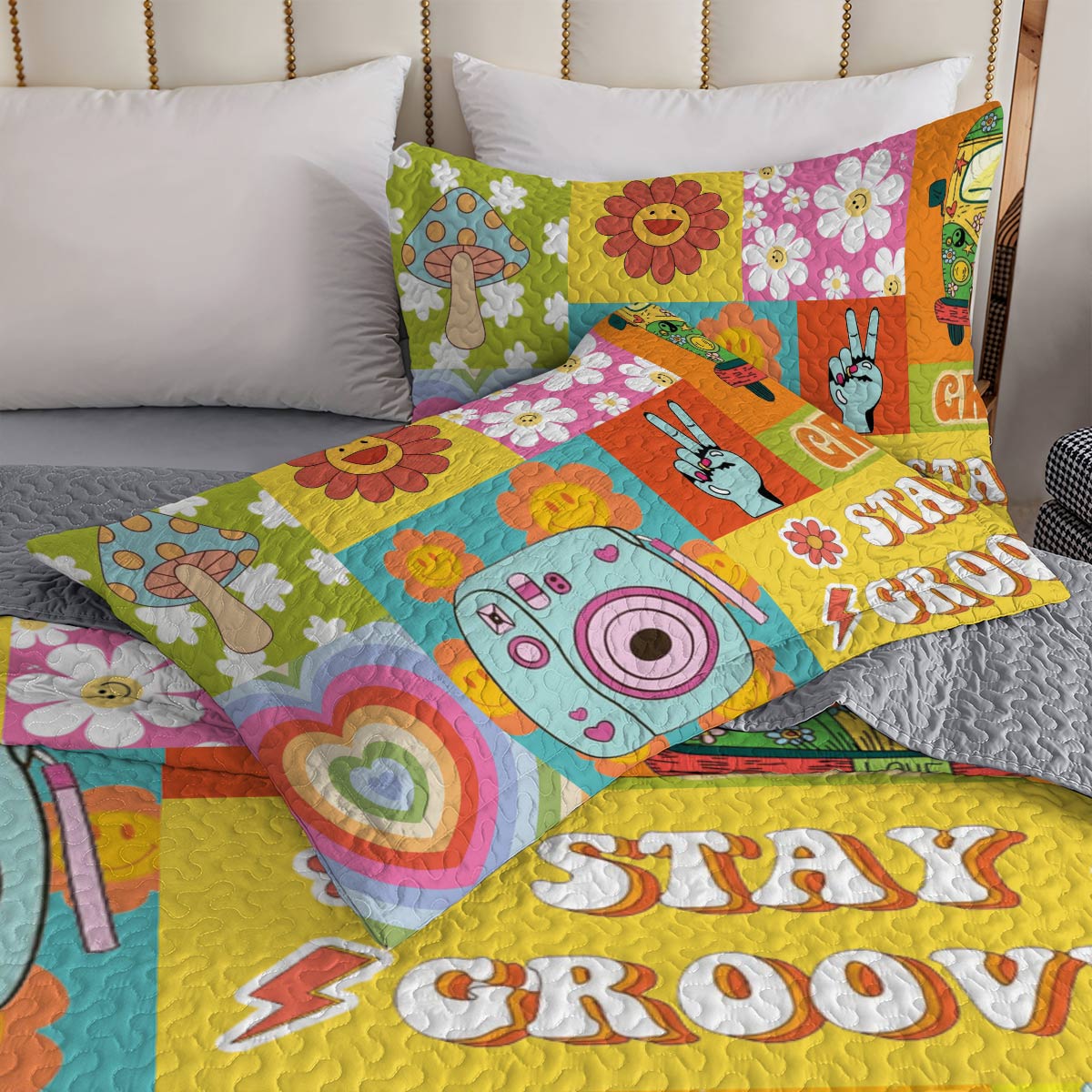 Shineful All Season Quilt 3-Piece Set Peace & Love