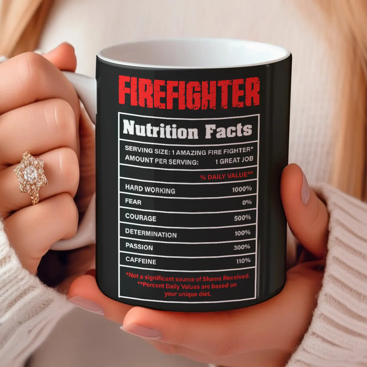 Glänzende Keramiktasse mit Aufschrift „Firefighter's Valor“