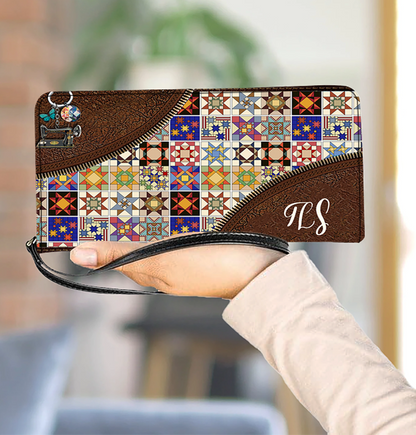 Glänzende, farbenfrohe Quilt Blocks TLS Clutch aus Leder mit Tragegriff am Handgelenk