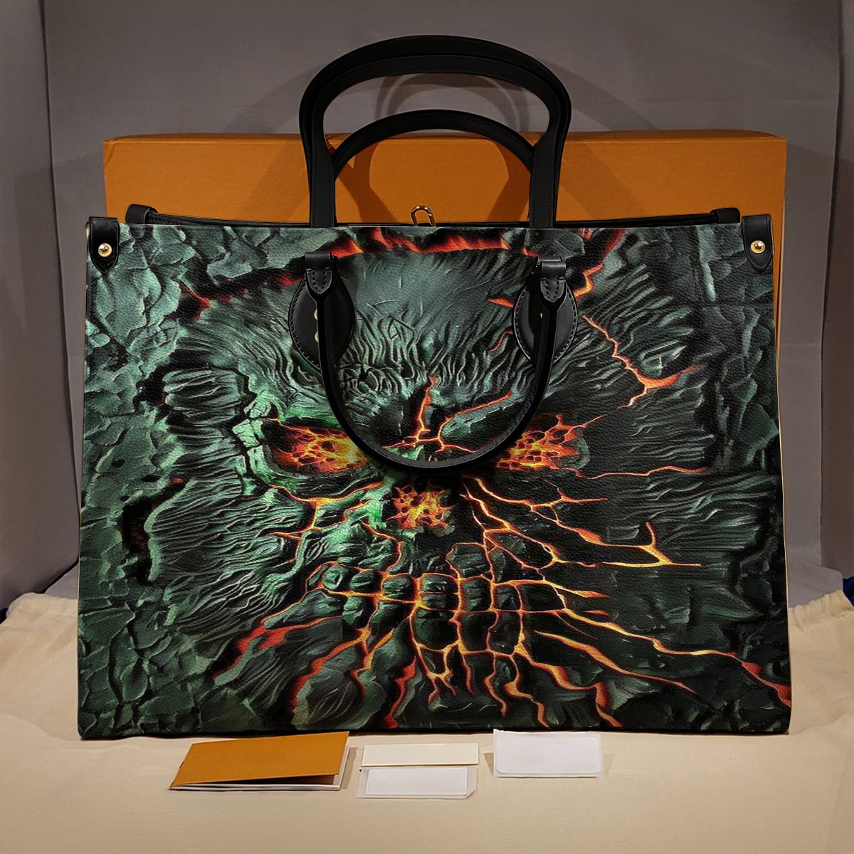 Sac en cuir brillant de luxe avec tête de mort brisée