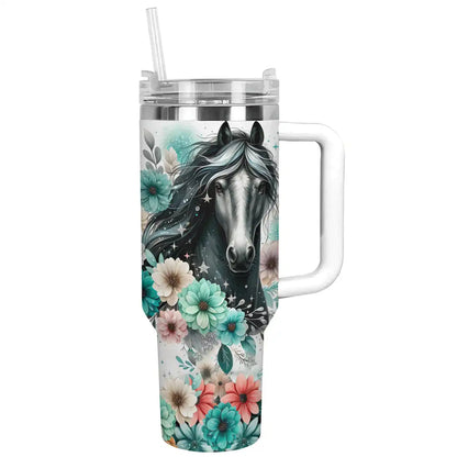 Glänzender Becher mit Blumenmuster, dunkles Pferd